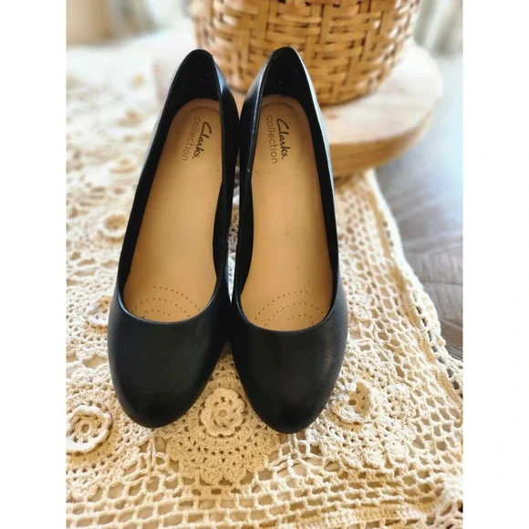 Clarks Adriel Viola Black Pumps Women's size 7.5, 9.5W, 10M - Picture 8 of 13